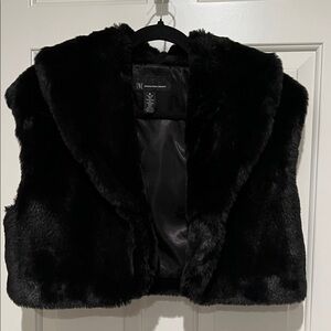 INC International Concepts Cropped Faux Fur Vest w/Shawl Collar – Black – Size M